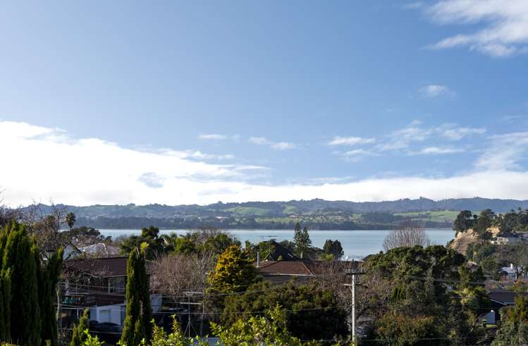 38 Glenfern Road Mellons Bay_1