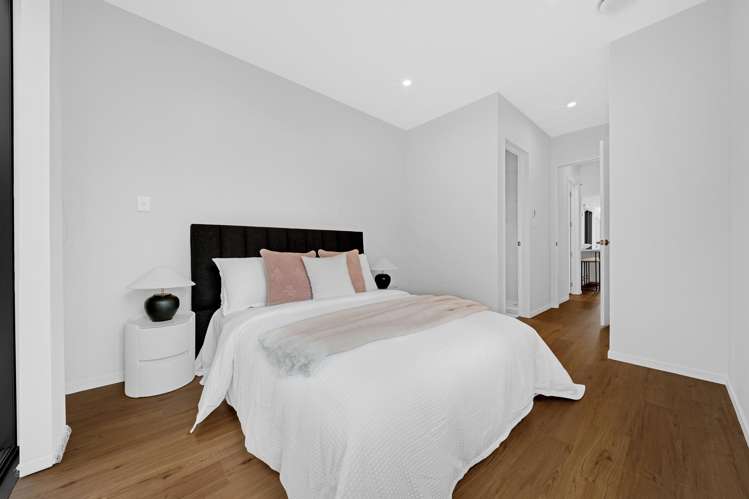 1 Meadowridge Drive Flat Bush_13