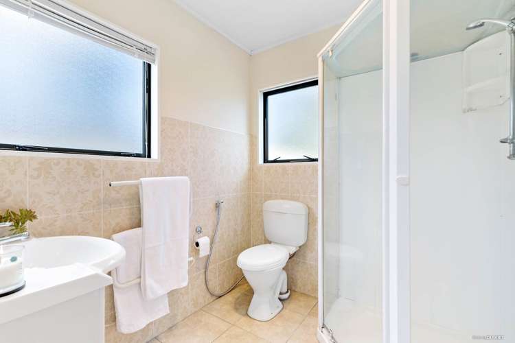 1/42 Brains Road Kelston_14