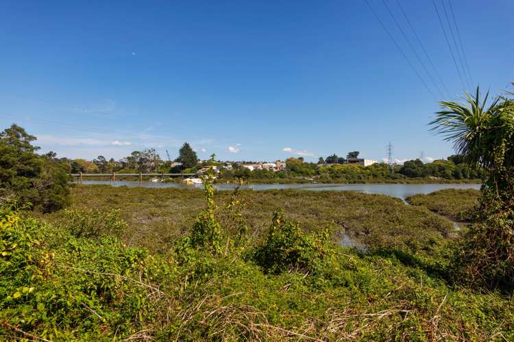 44 Cobham Crescent Kelston_21