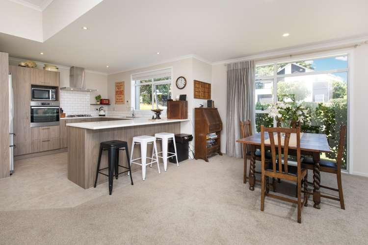 8 Ridge View Crescent Pukekohe_1