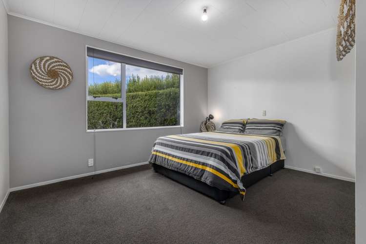 9 Ayr Place Papakowhai_17