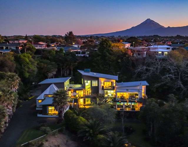 New Plymouth’s secret mansion will sell for record amount - even after price discount