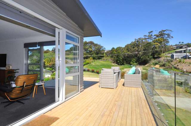 5a Hobbs Road Matakatia_3