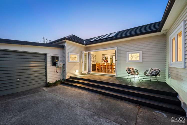 7 Anderson Grove Epuni_23