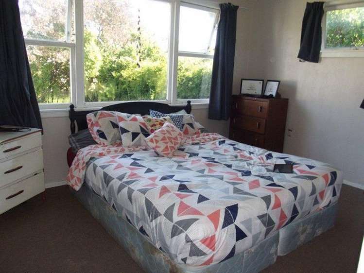 29 William Benton Street Featherston_11