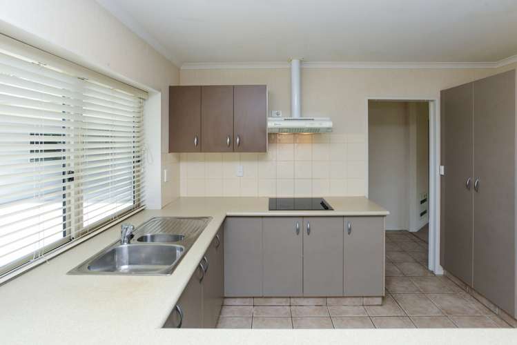 8 Forbury Way Taradale_2