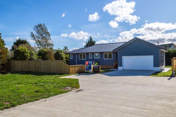 9 Macrocarpa Lane Carterton_23