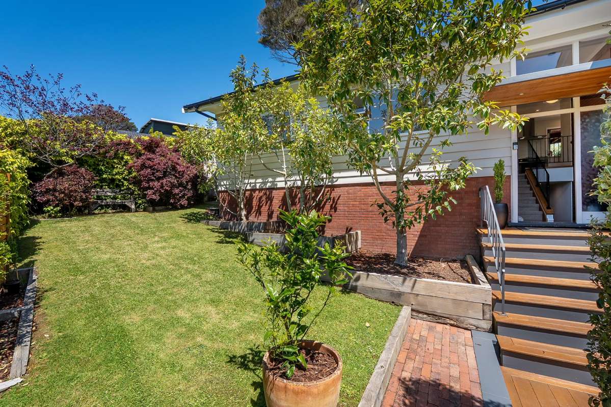 118 Roseberry Avenue_1