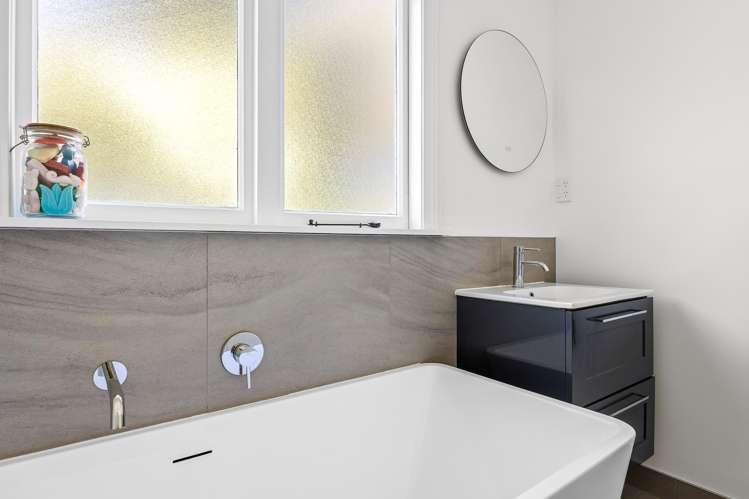 177 Round Hill Road Loburn_17