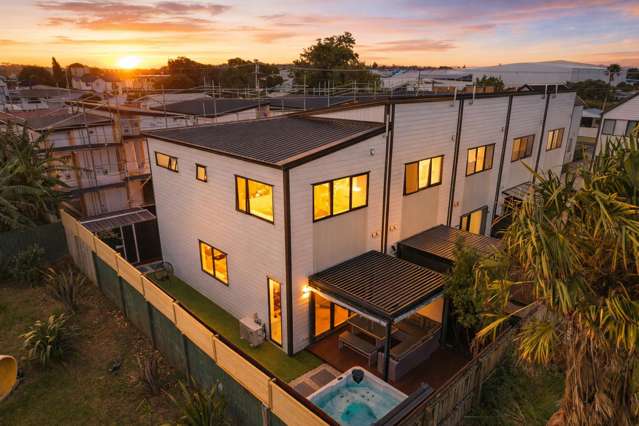 7/69 Wharf Road Te Atatu Peninsula_2