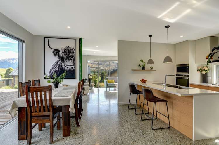 6 Polperro Court Jacks Point_3