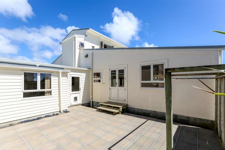 8 Beach Street Fitzroy_18