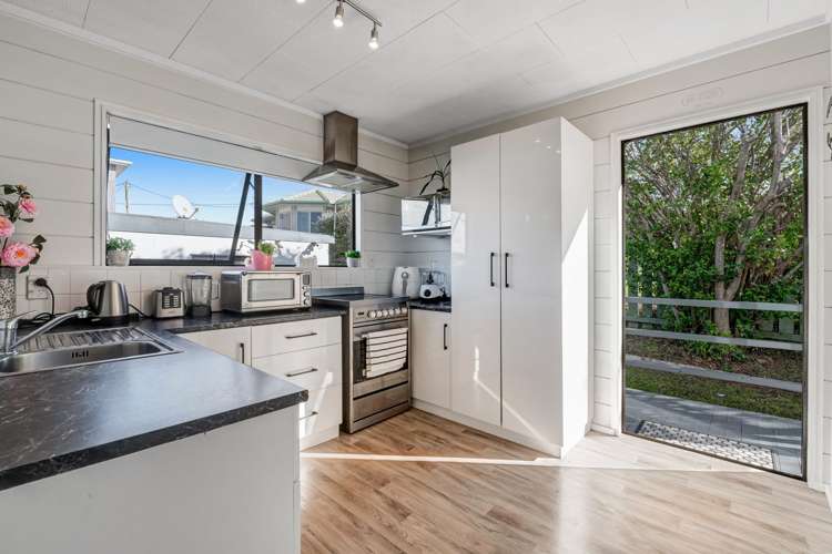 57a Wade River Road Stanmore Bay_14