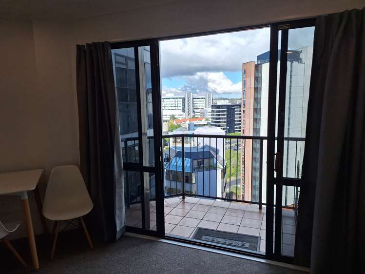 12C/6 Whitaker Place 10015_7