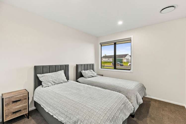 58 Carnaveron Drive Lincoln_20