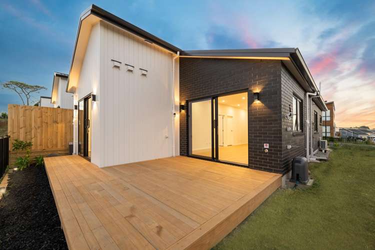 21 Puhikawa Street Massey_13