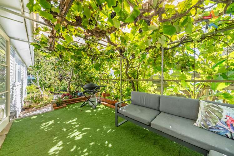 126 Hine Road Wainuiomata_11