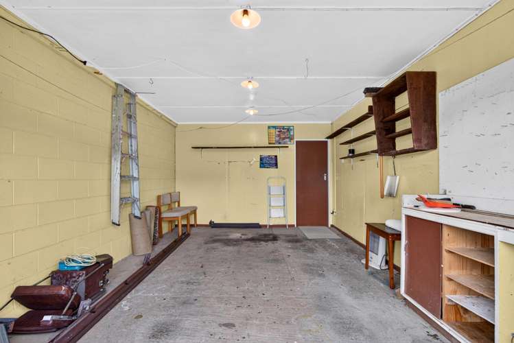 1 Kumeroa Grove Wainuiomata_12