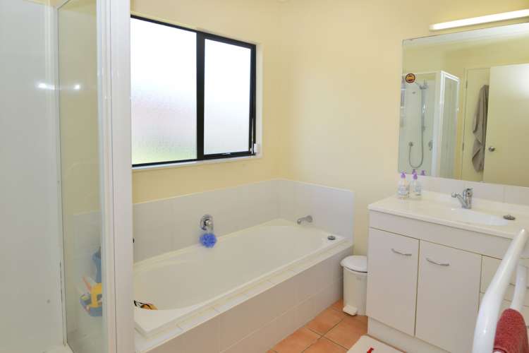 48 Hewlett Road Massey_17