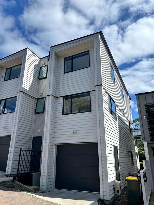 Modern Low Maintenance Living just minutes fro...