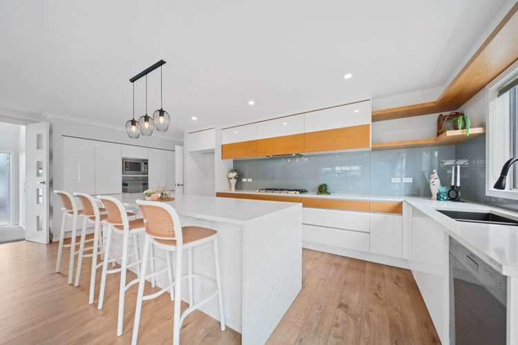 21 Shibata Rise Ranui_11