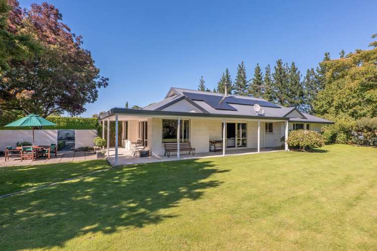 238 Beach Road East_0