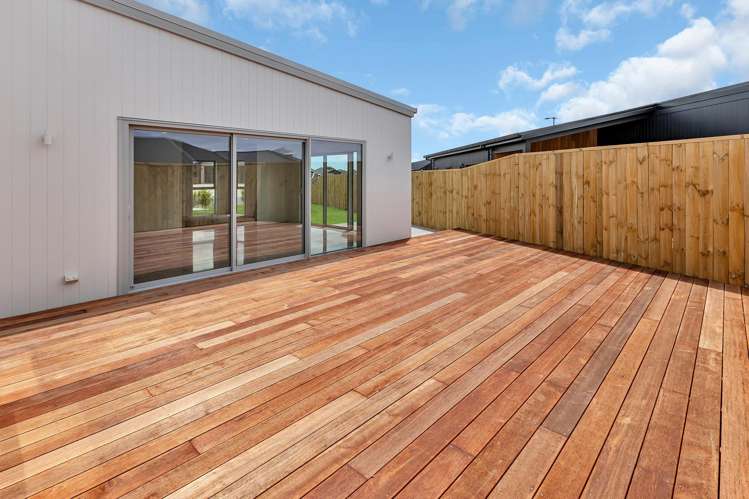 111 Kaurinui Crescent One Tree Point_17