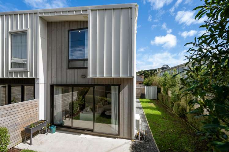 8-50 Friend Street Karori_22