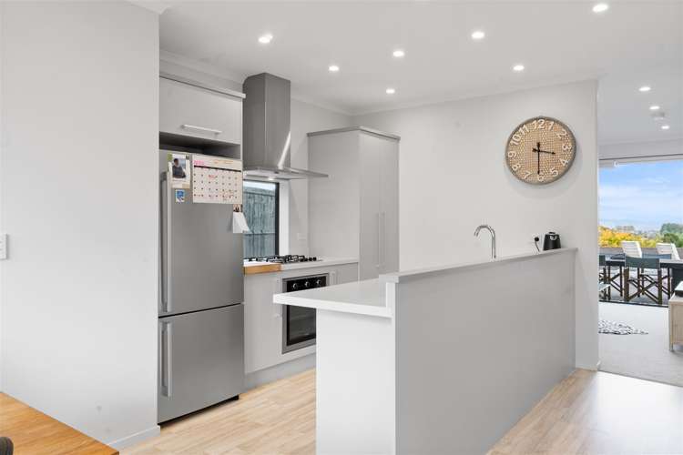 68 Matairangi Avenue Totara Heights_17