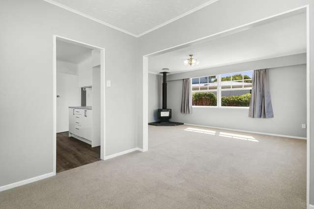 37 Momona Street Wainuiomata_4