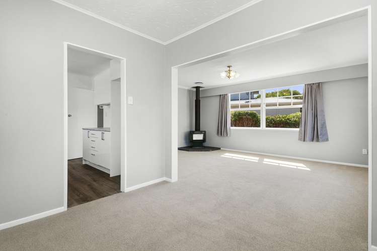 37 Momona Street Wainuiomata_4