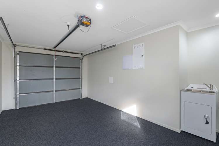 49 Farnborough Way Rolleston_12