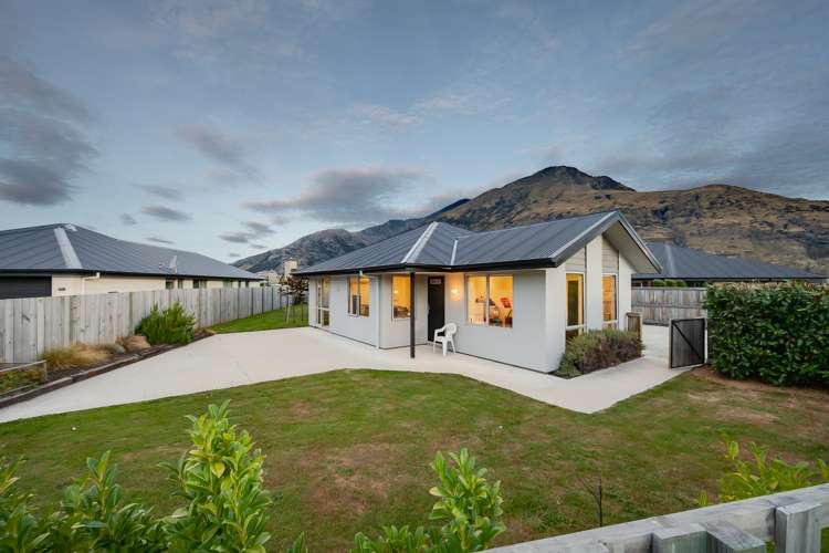 16 Oxfordshire Avenue Lower Shotover_16