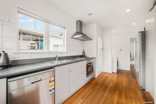 13 Vandeleur Avenue Birkdale_4