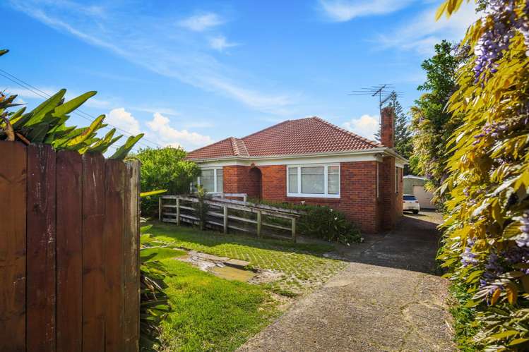 1614 Great North Road Waterview_10