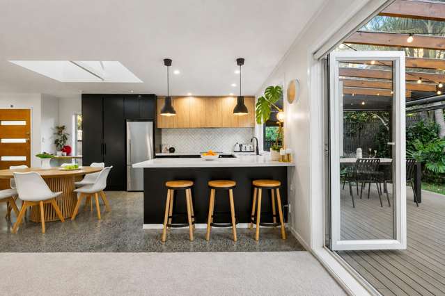2/14 Surville Place Mairangi Bay_3