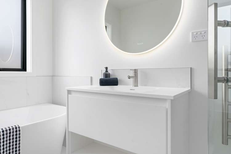 2/10 Norman Street Nawton_12