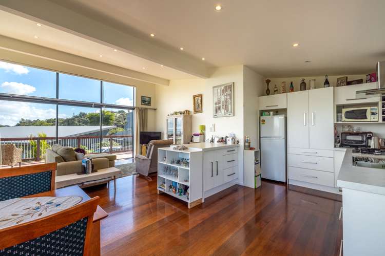 28c Beatty Parade Surfdale_12