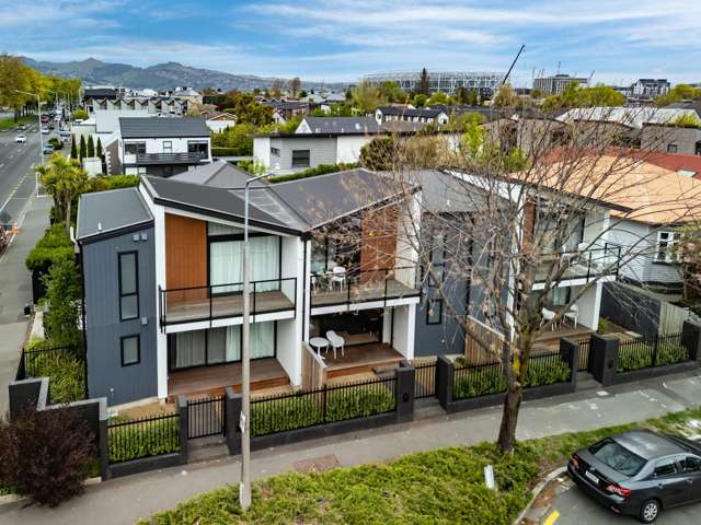 Big in size, Huge on location, Air BNB consented
