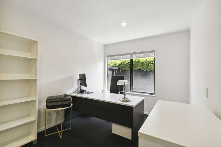 8 Countess Close Maupuia_11