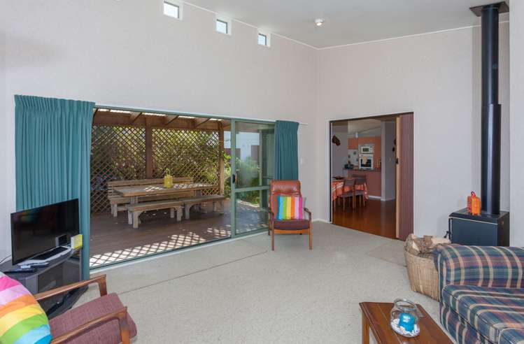 127 Patuwai Drive Whangamata_16