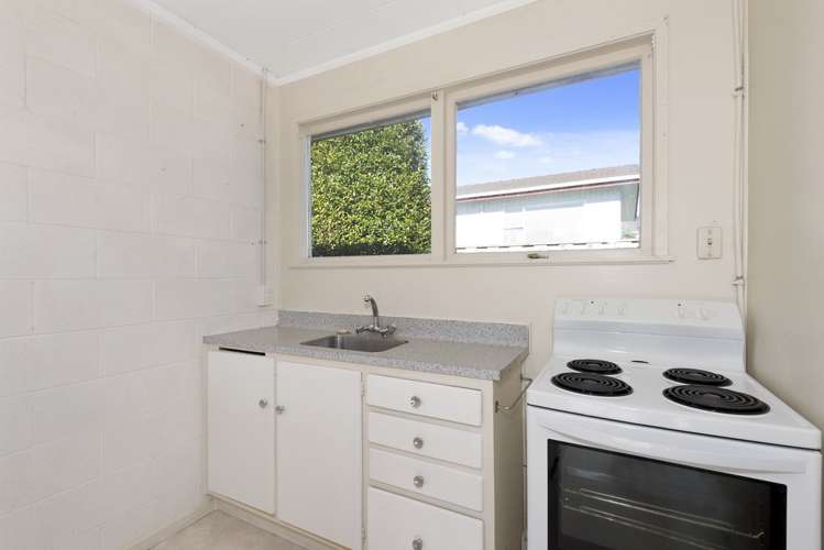 2/14 Eyre Street Henderson_8