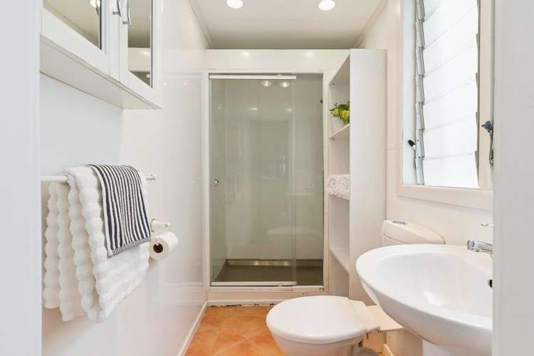 51 Scarborough Terrace Mount Victoria_11