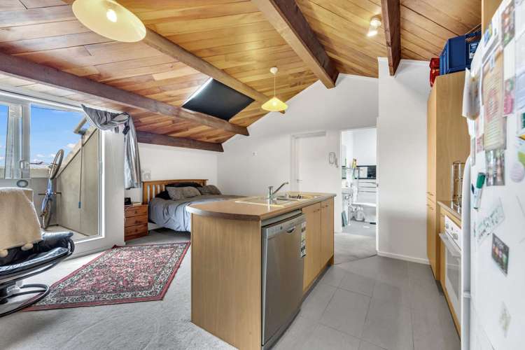 21/220 Thorndon Quay_2