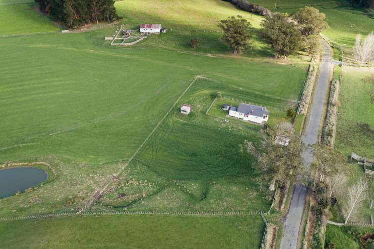 112 James Road Halcombe_22