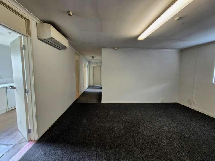 80 Main Road Kumeu_3