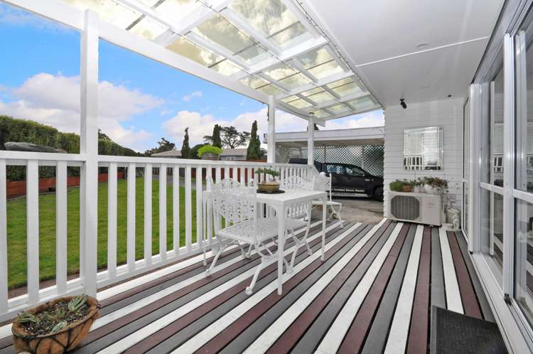 27 Clinton Avenue Te Atatu Peninsula_17