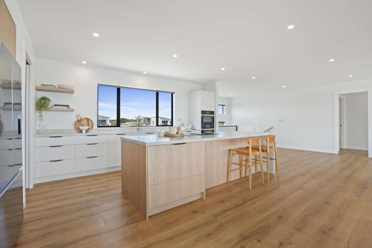 21 Fred Carr Place One Tree Point_11