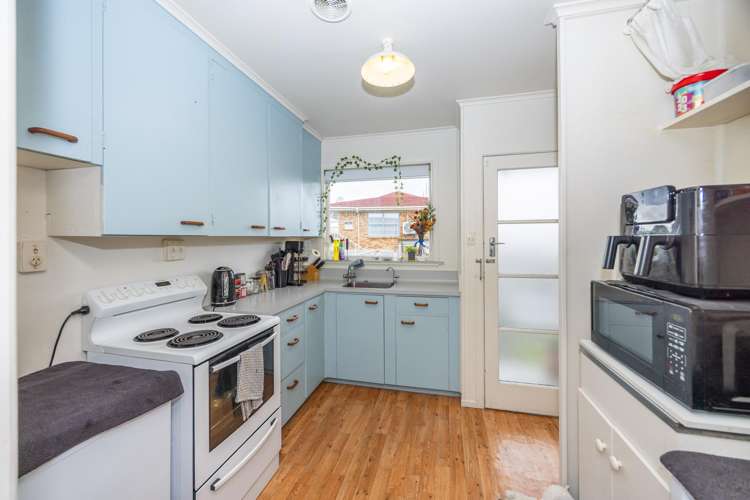 2/243 Teasdale Street_4